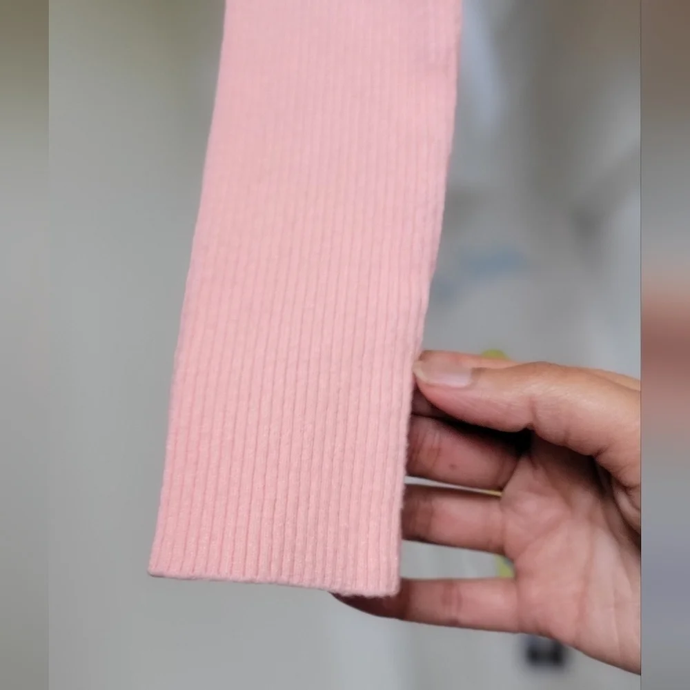 Women Cozy Pink Ribbed Turtleneck Sweater - Size Small (4)